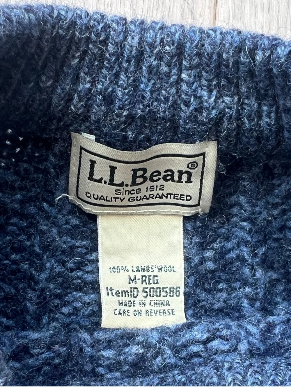 L.L. Bean Vintage Lambswool Crewneck Sweater in Blue Size M